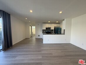 1531 N Detroit St in Los Angeles, CA - Building Photo - Building Photo