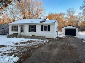 6907 52nd Ave N in Minneapolis, MN - Building Photo