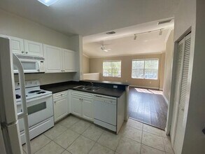 461 SE Kitching Cir in Stuart, FL - Building Photo - Building Photo