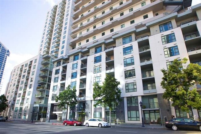 1240 India St, Unit 522 in San Diego, CA - Building Photo - Building Photo