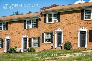 104 Caverns Blvd in Grottoes, VA - Building Photo
