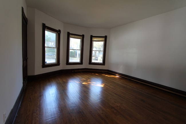 213 S Lowell Ave