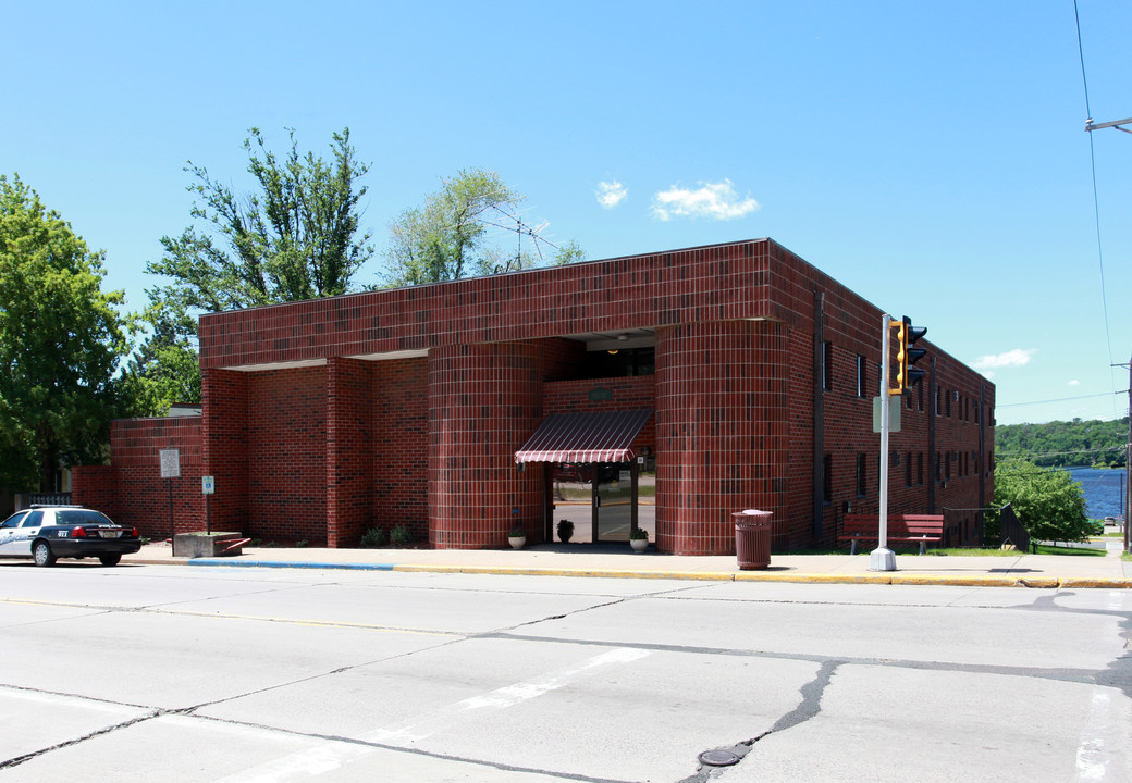 Buena Vista in Hudson, WI - Foto de edificio