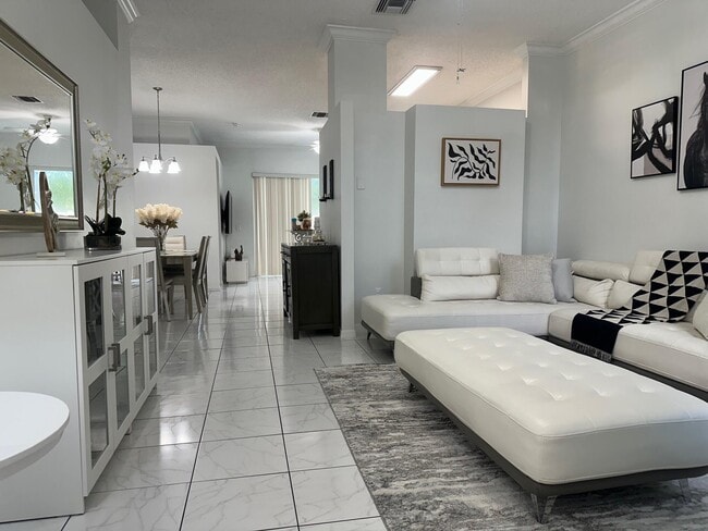 717 Lake Wellington Dr in Wellington, FL - Building Photo - Building Photo