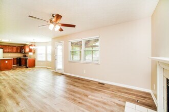 8435 Priestley Dr in Reynoldsburg, OH - Building Photo - Building Photo