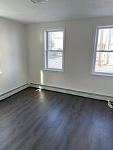 540 Lawrence St in Lowell, MA - Foto de edificio - Building Photo
