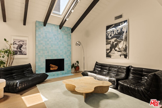 4841 Don Pio Dr in Los Angeles, CA - Building Photo - Building Photo