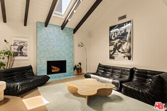 4841 Don Pio Dr in Los Angeles, CA - Building Photo - Building Photo