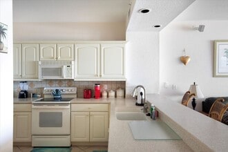 5603 College Rd in Key West, FL - Building Photo - Building Photo