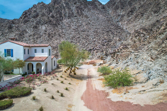 77772 Tradition Dr in La Quinta, CA - Foto de edificio - Building Photo