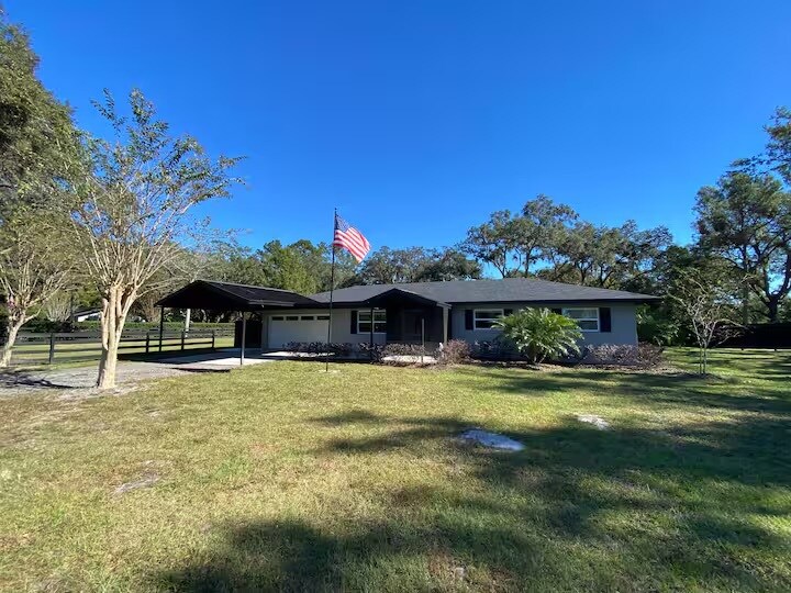 33736 E Lake Joanna Dr in Eustis, FL - Building Photo