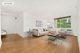 505 W 47th St in New York, NY - Building Photo