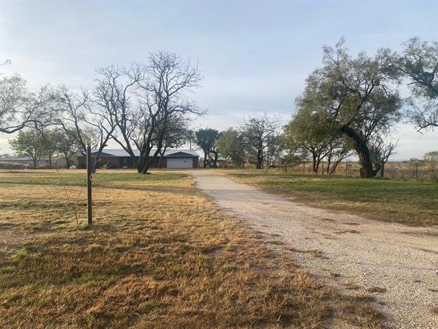 1733 Co Rd 134 in Ovalo, TX - Foto de edificio - Building Photo