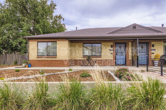 2000 W Elk Pl in Denver, CO - Building Photo - Building Photo