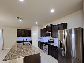 721 Brown Thrasher in San Antonio, TX - Building Photo - Building Photo