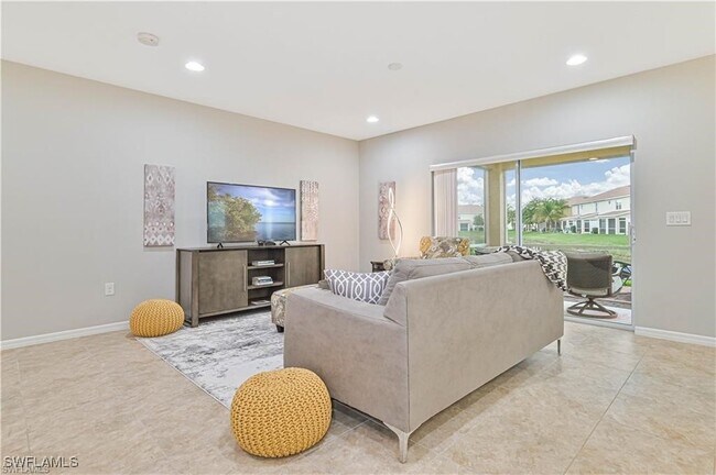 3805 Tilbor Circle in Ft. Myers, FL - Building Photo - Building Photo