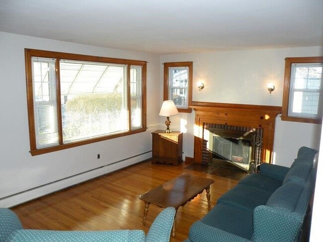 38 E Commonwealth Dr in Portland, ME - Building Photo - Building Photo