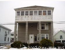 425 Providence St in Woonsocket, RI - Foto de edificio