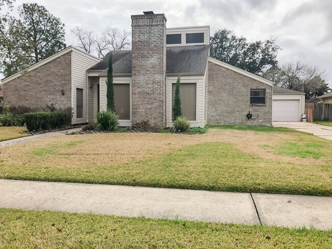 14918 Beechurst Dr in Houston, TX - Building Photo - Building Photo