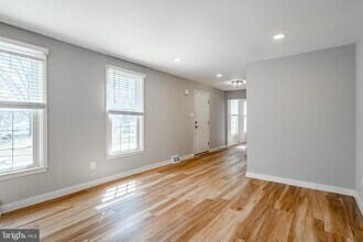 1233 Spring Valley Ln in West Chester, PA - Building Photo - Building Photo