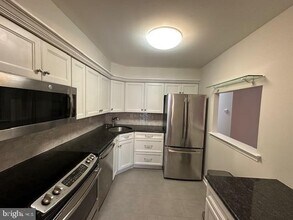 1001 Roundhouse Ct in West Chester, PA - Building Photo - Building Photo