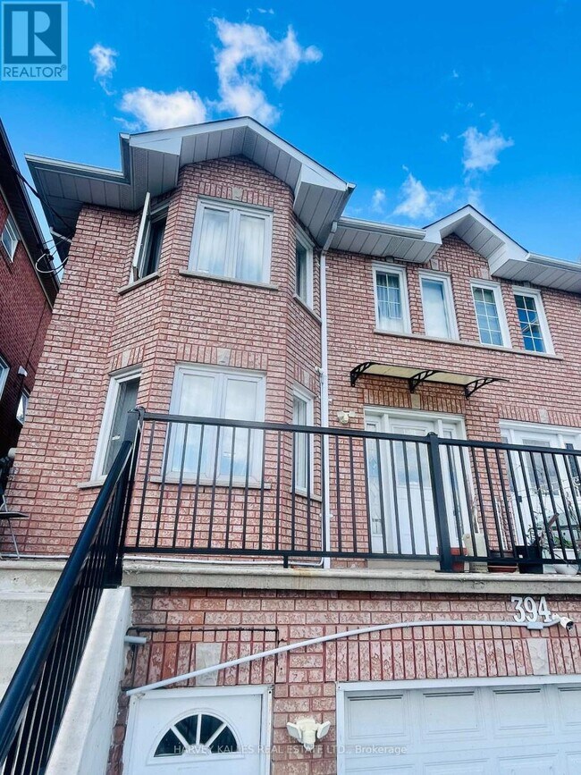 394 Caledonia Rd in Toronto, ON - Building Photo - Building Photo