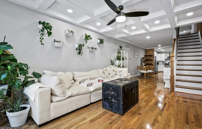 property at 106 E Clement St