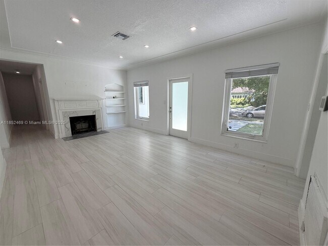 761 NE 77th St in Miami, FL - Building Photo - Building Photo