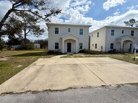 100 E 19th St in Panama City, FL - Building Photo