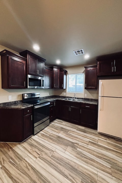 495 S 16th Ave in Yuma, AZ - Building Photo