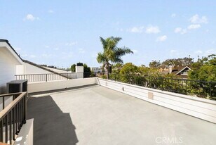 616 Acacia Ave in Newport Beach, CA - Building Photo