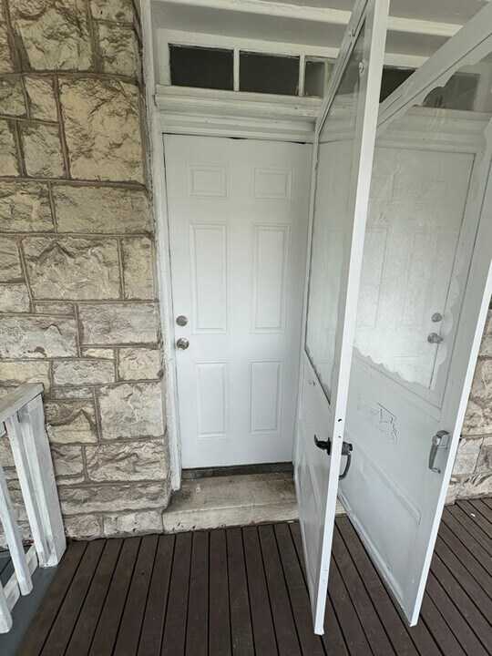 406 E Cold Spring Ln in Baltimore, MD - Building Photo