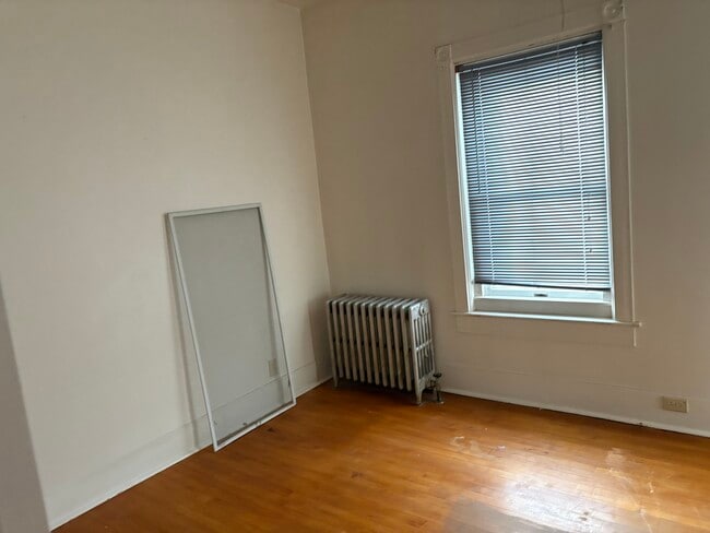 30 Elm St, Unit 1 in Plattsburgh, NY - Building Photo - Building Photo