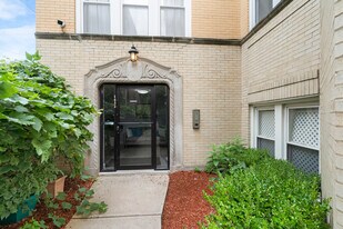 1432 N Maplewood Ave, Unit 304 in Chicago, IL - Building Photo