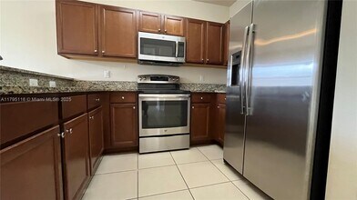 8850 NW 97th Ave in Doral, FL - Building Photo - Building Photo