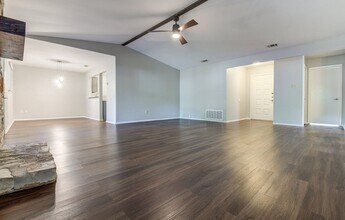 3103 Leaf Ln in Austin, TX - Building Photo - Building Photo