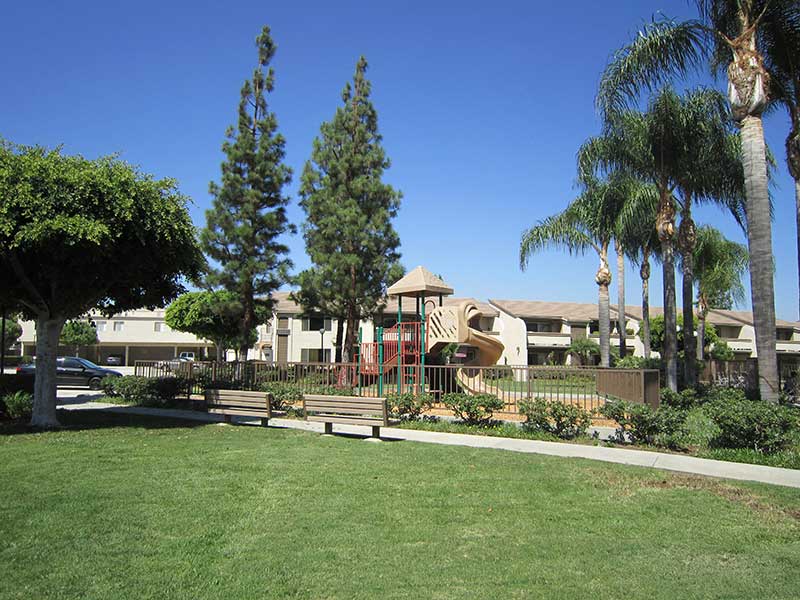 Tamarack Gardens Apartments in Brea, CA - Building Photo