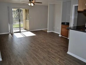 208 Lake Parsons Green in Brandon, FL - Building Photo - Building Photo