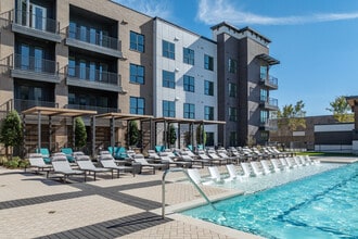 Artistry Design District in Houston, TX - Foto de edificio - Building Photo