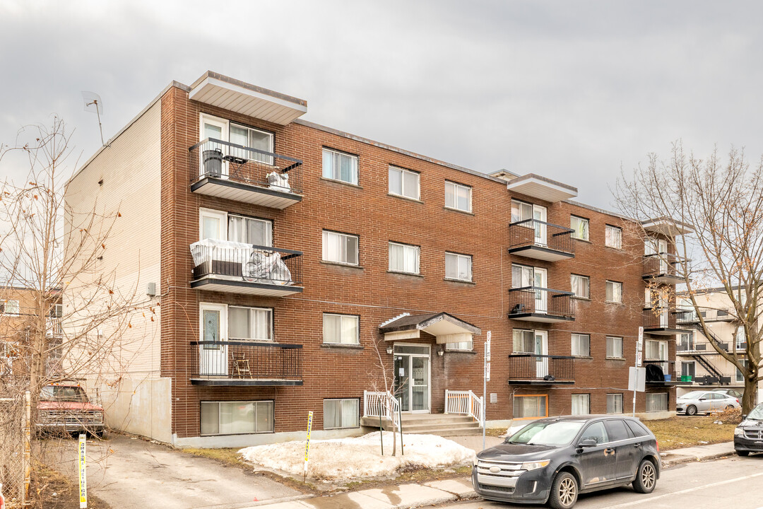 470 Robin Boul in Laval, QC - Building Photo