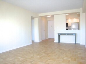 33 Greenwich Ave in New York, NY - Building Photo - Building Photo