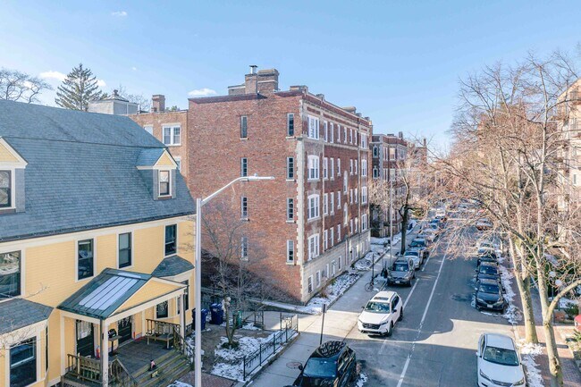 8 Chauncy St in Cambridge, MA - Foto de edificio - Building Photo