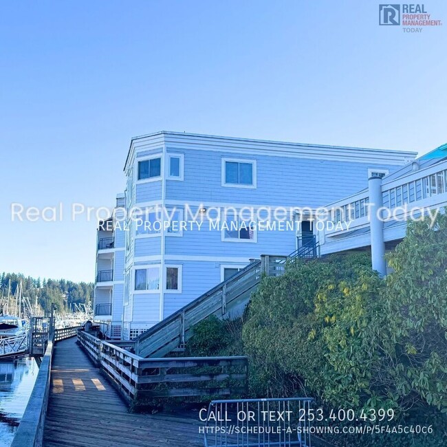 property at 3889 Harborview Dr