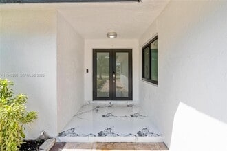 730 SW 95 Terrace in Pembroke Pines, FL - Building Photo - Building Photo