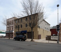 260-262 Broadway in Bayonne, NJ - Building Photo - Building Photo