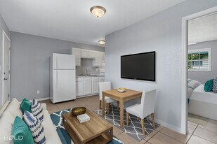 About Pelican Gardens in Bossier City, LA - Building Photo