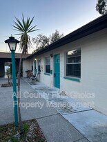 460 93rd Ave N in St. Petersburg, FL - Building Photo