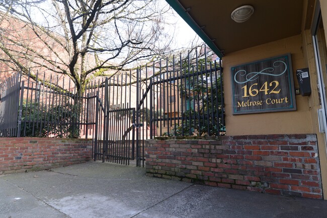 Melrose Court Apartments in Seattle, WA - Building Photo - Building Photo