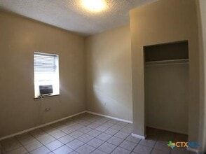 1410 Marlton St in San Marcos, TX - Building Photo - Building Photo