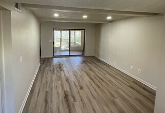 5304 Hunters Point Ct in Hermitage, TN - Building Photo - Building Photo